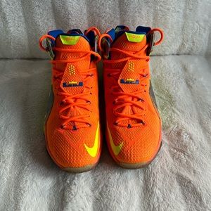 Nike MEN'S Lebron XII 12 SIX MERIDIANS Hyper Crimson Volt SIZE 13